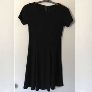 *LAST CHANCE* NWT Forever 21 Black Short Sleeve Dress